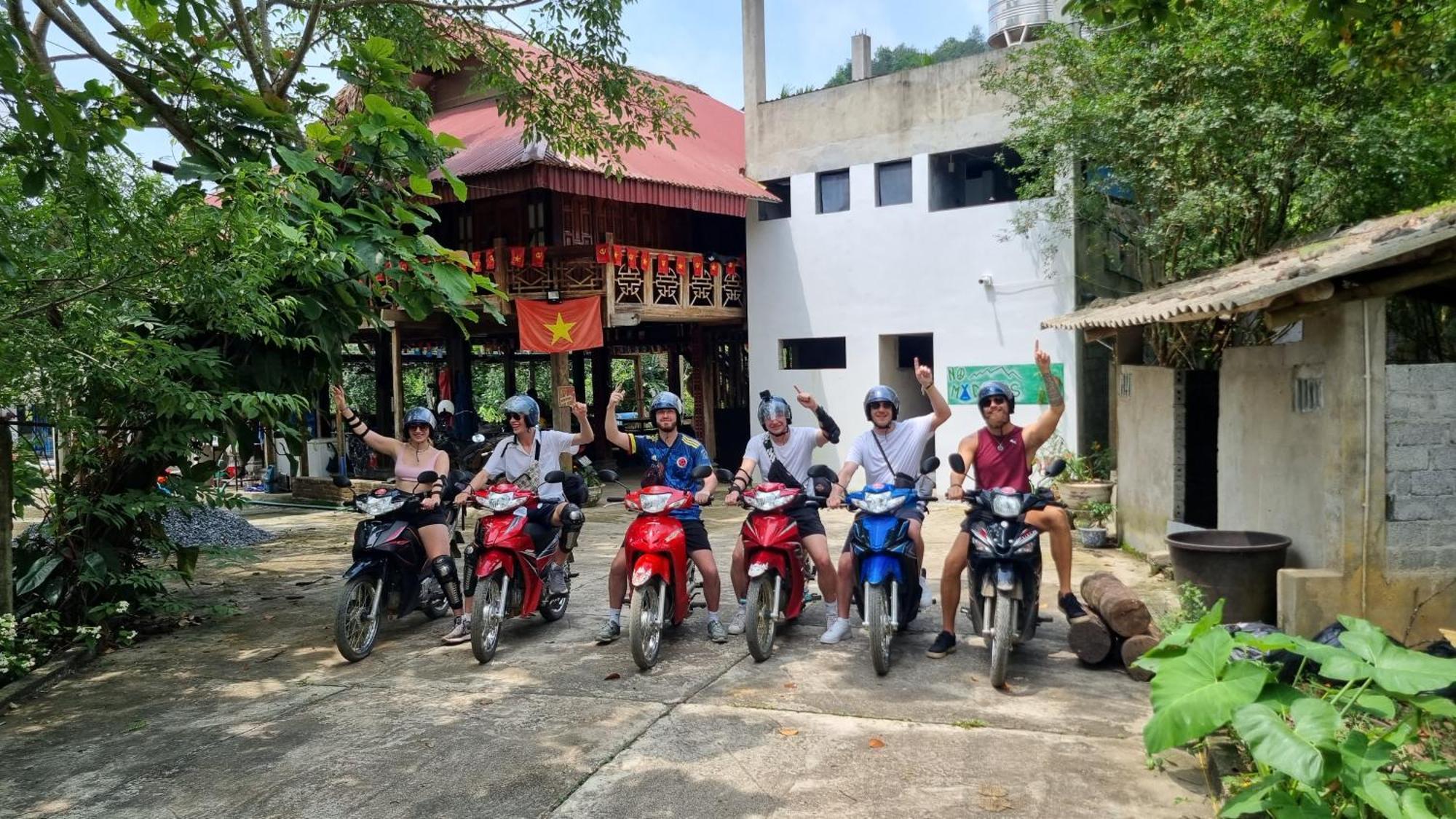 Albergue Nomadders Ha Giang Exterior foto